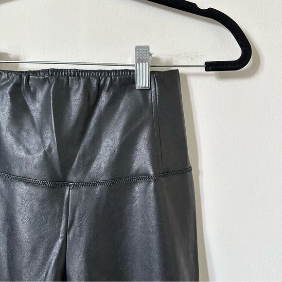 Wilfred Free Aritzia Daria Vegan Leather High Waist Shiny Black Leggings Size S - Picture 6 of 8